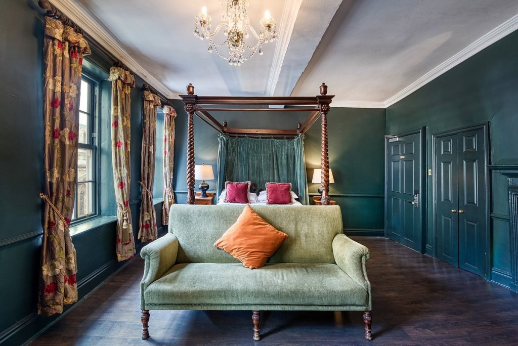 Guy Fawkes Inn - Haunted Hotel York